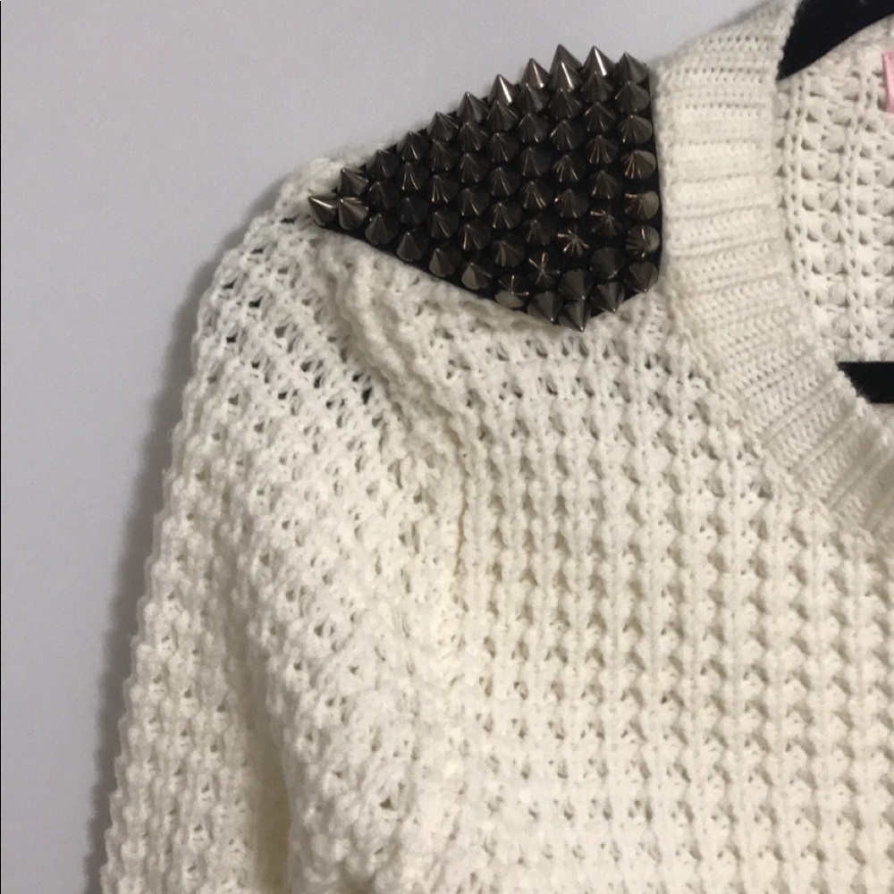 Sweater - Picture 2 of 2